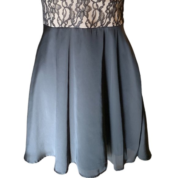 Fredrick’s of Hollywood Sleeveless Lace Dress - Picture 3 of 8